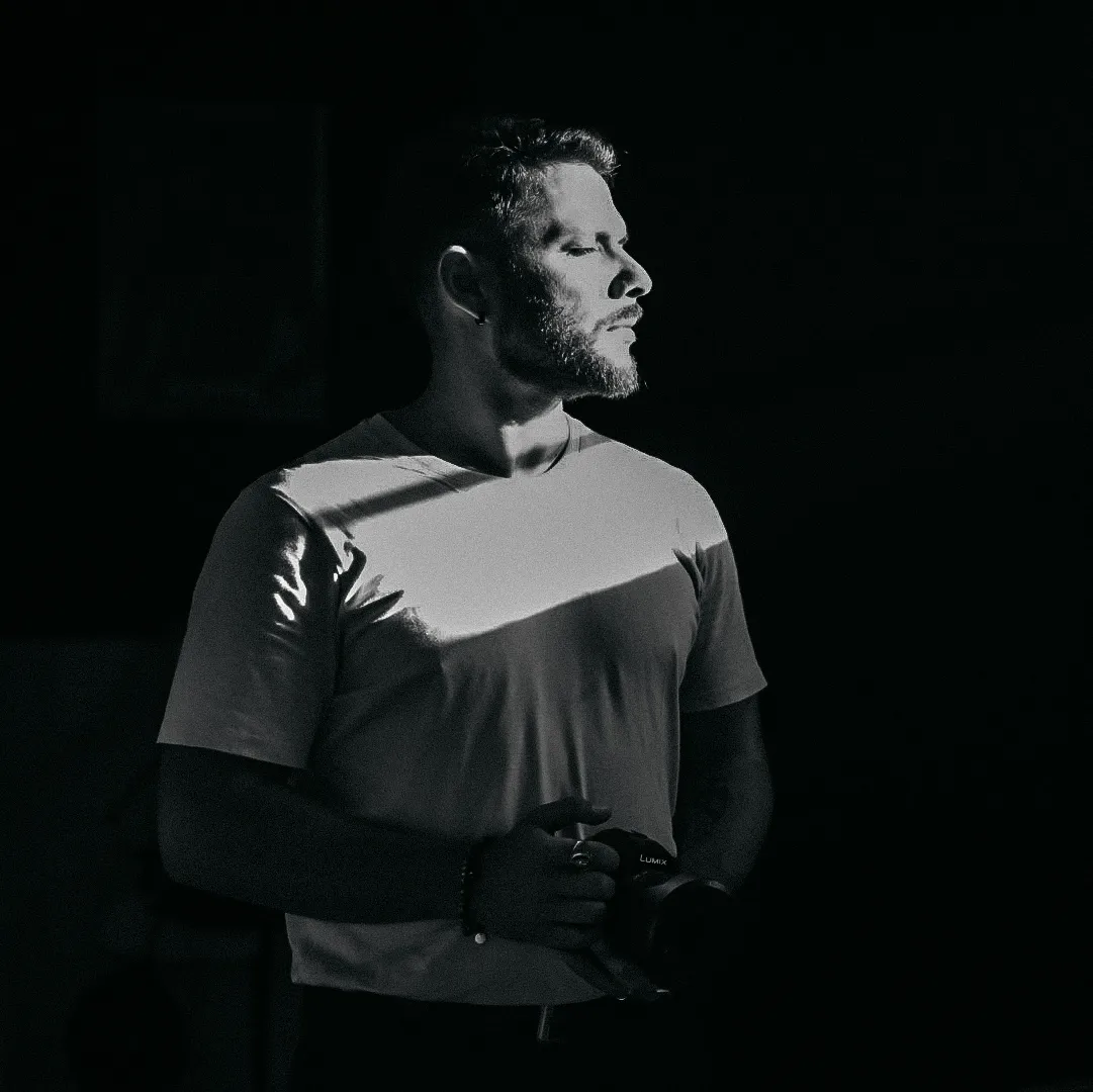 destination wedding videographer in italy filming luxury wedding